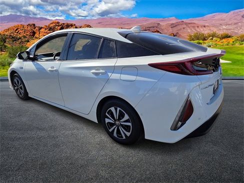 Used 2017 Toyota Prius Prime Advanced image 6