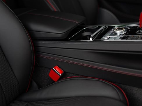 Used 2024 Bentley Continental GT image 39