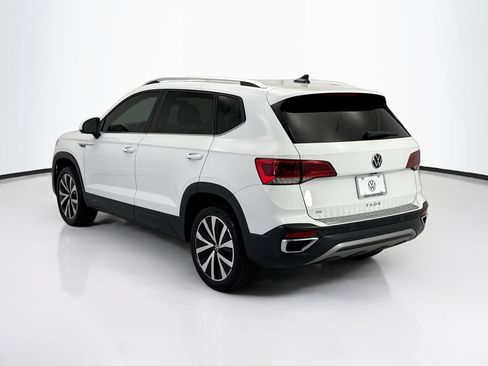 Certified 2022 Volkswagen Taos SE FWD image 7