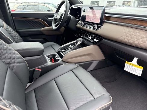 New 2026 GMC Canyon Denali image 17