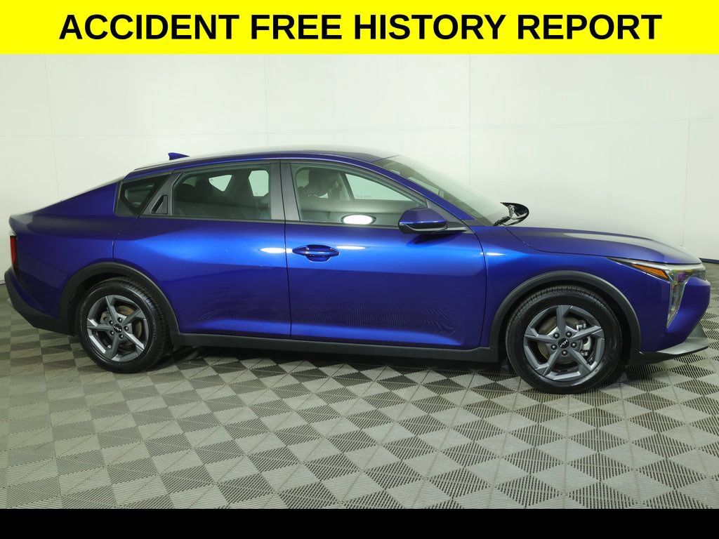 Used 2025 Kia K4 FWD image 2
