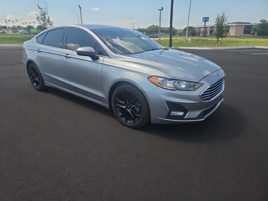 Used 2020 Ford Fusion SE w/ Equipment Group 151A FWD image 16