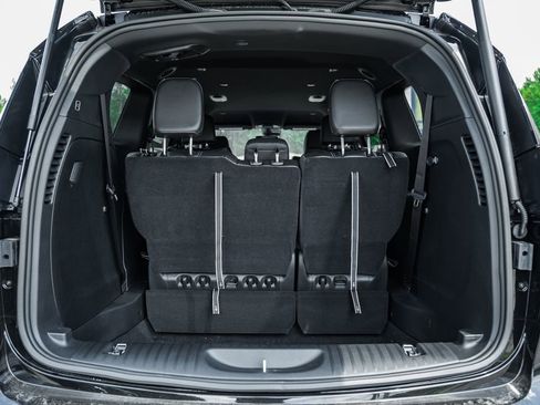 New 2025 Chrysler Pacifica Select image 8