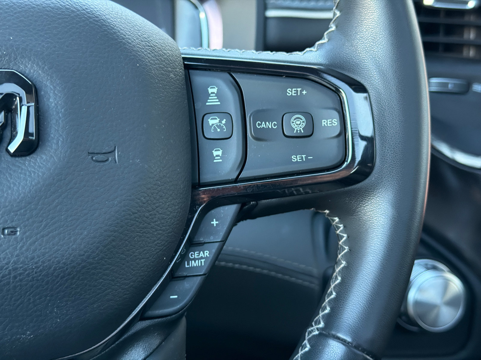 Used 2025 RAM 1500 Limited AWD/4WD image 25