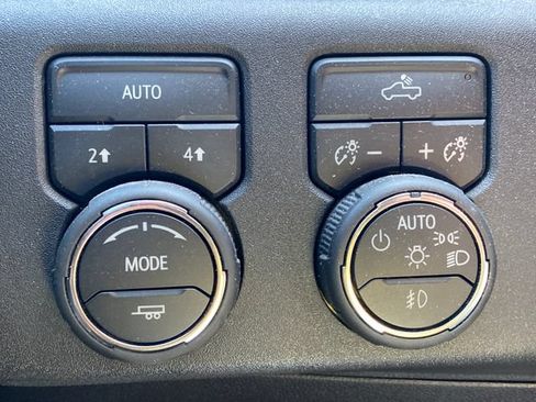 Used 2023 Chevrolet Silverado 1500 RST w/ Redline Edition AWD/4WD image 30