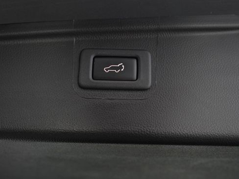Used 2018 Subaru Outback 2.5i Limited AWD/4WD image 11