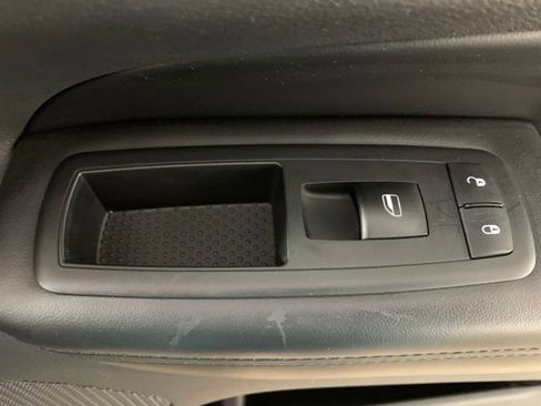 Used 2011 Jeep Grand Cherokee Laredo w/ Security & Convenience Group AWD/4WD image 30