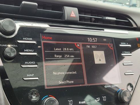 Used 2019 Toyota Camry XSE image 19