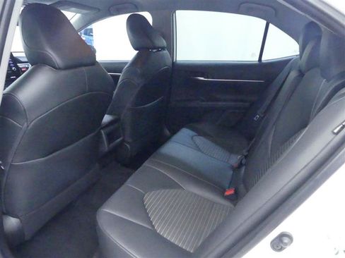 Used 2021 Toyota Camry SE FWD image 21