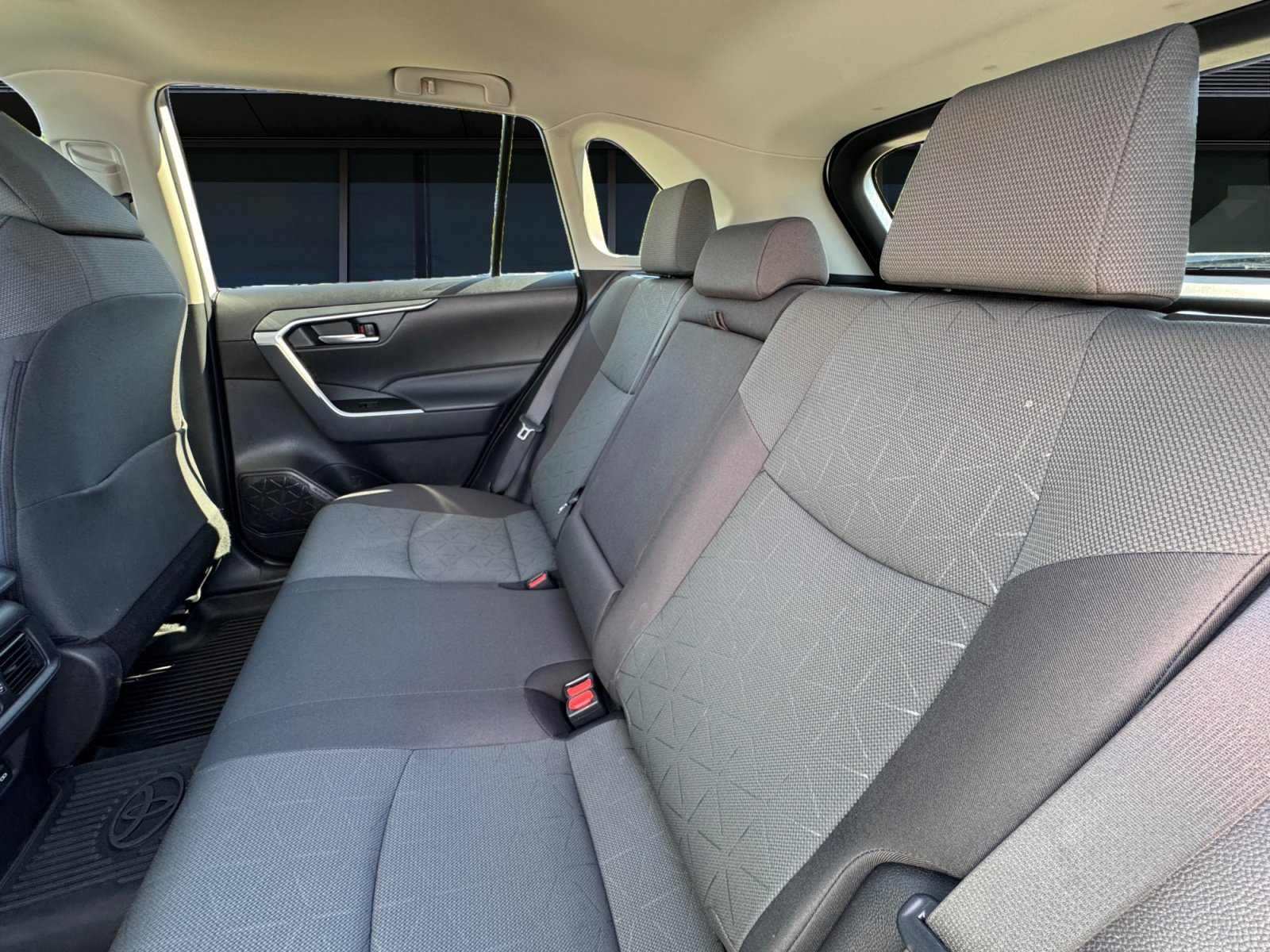 Used 2024 Toyota RAV4 XLE w/ Convenience Package AWD/4WD image 15