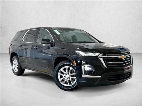 Used 2023 Chevrolet Traverse LS FWD image 12
