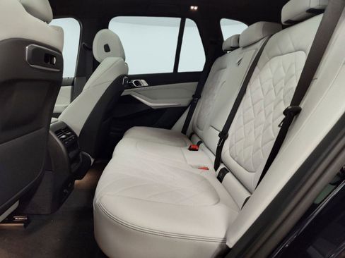 Used 2026 BMW X5 xDrive40i w/ M Sport Package image 13