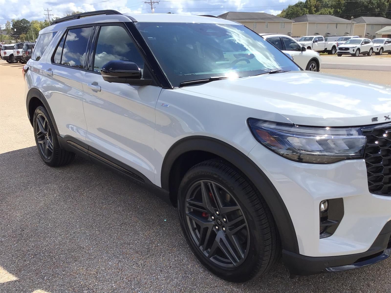 New 2027 Ford Explorer ST-Line w/ Premium Package AWD/4WD image 9