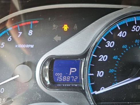 Used 2013 Toyota Sienna XLE FWD image 2