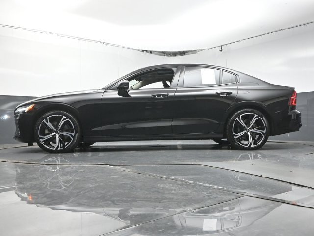 Used 2023 Volvo S60 B5 Plus FWD image 34