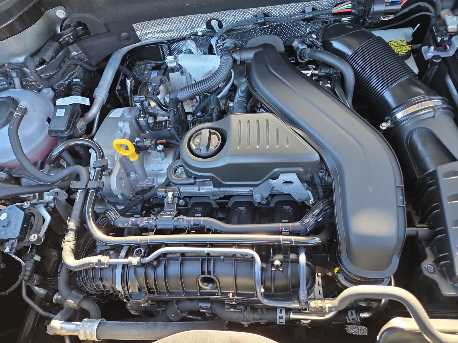 Used 2025 Volkswagen Taos SE AWD/4WD image 17