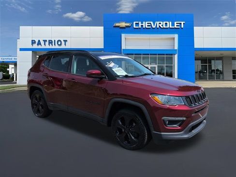 Used 2021 Jeep Compass Latitude w/ Sun and Sound Group AWD/4WD image 4