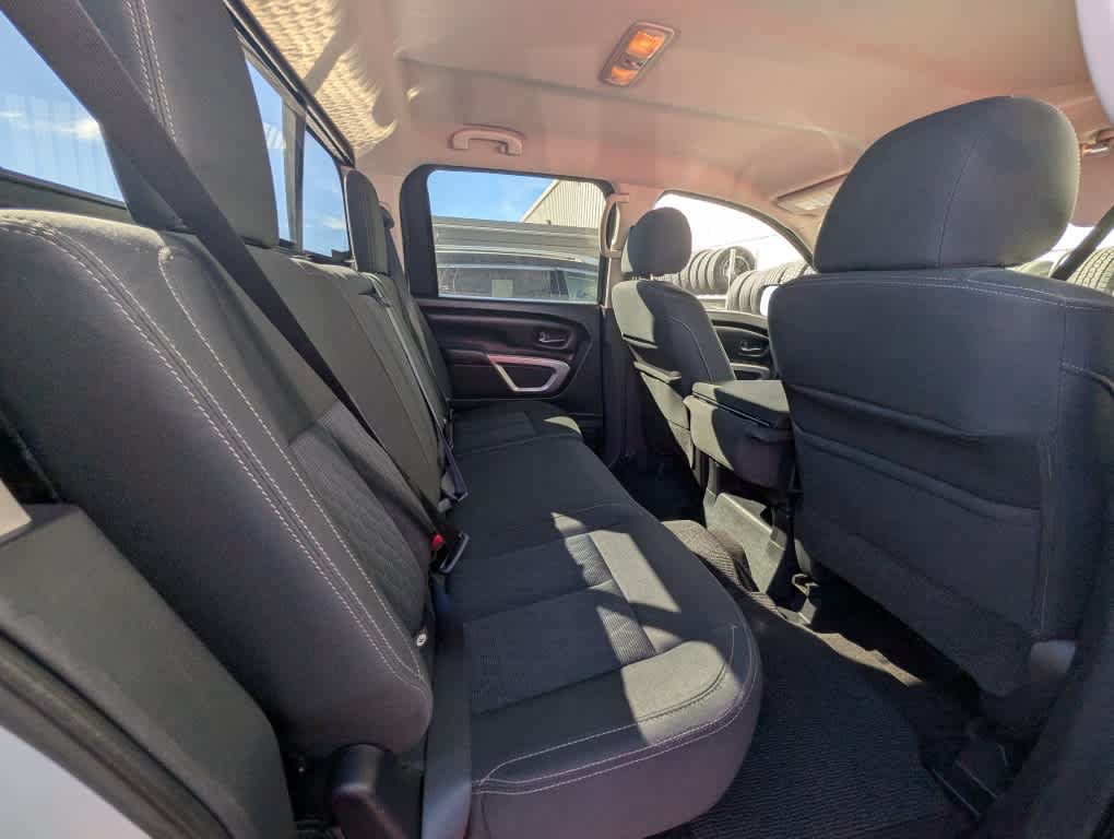 Used 2017 Nissan Titan SV AWD/4WD image 27