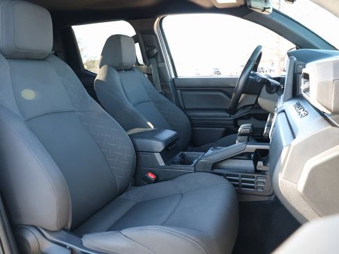 Used 2024 Toyota Tacoma SR image 28