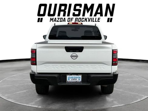 Used 2022 Nissan Frontier S RWD image 5
