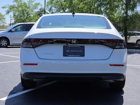 Certified 2025 Honda Accord SE image 19