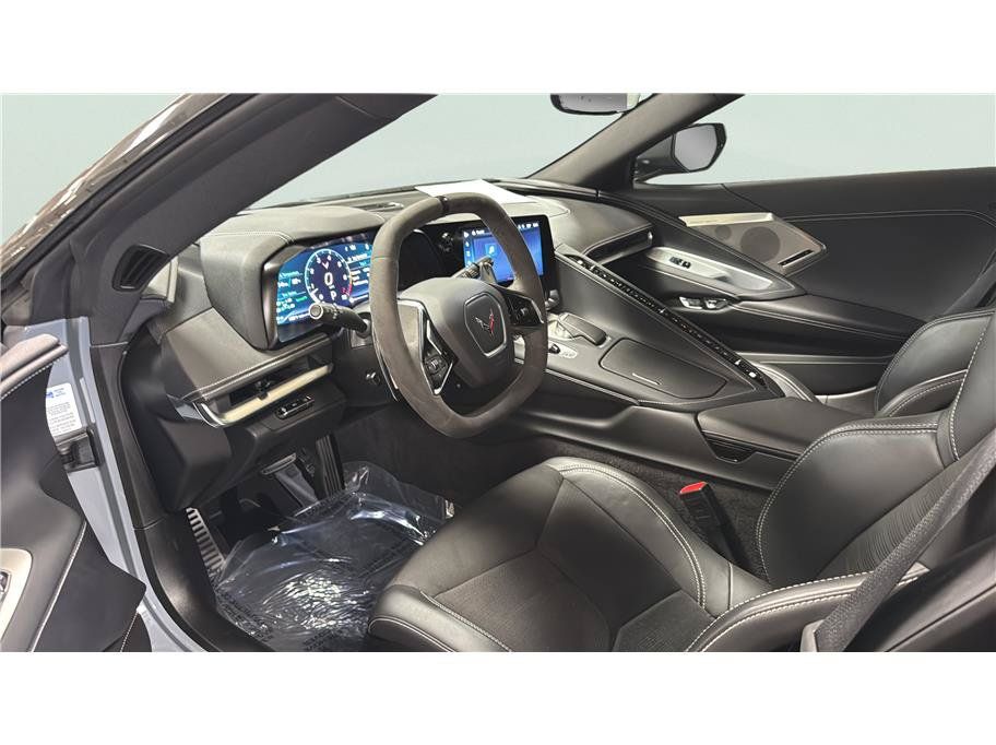 Used 2024 Chevrolet Corvette Stingray Preferred Conv RWD image 16