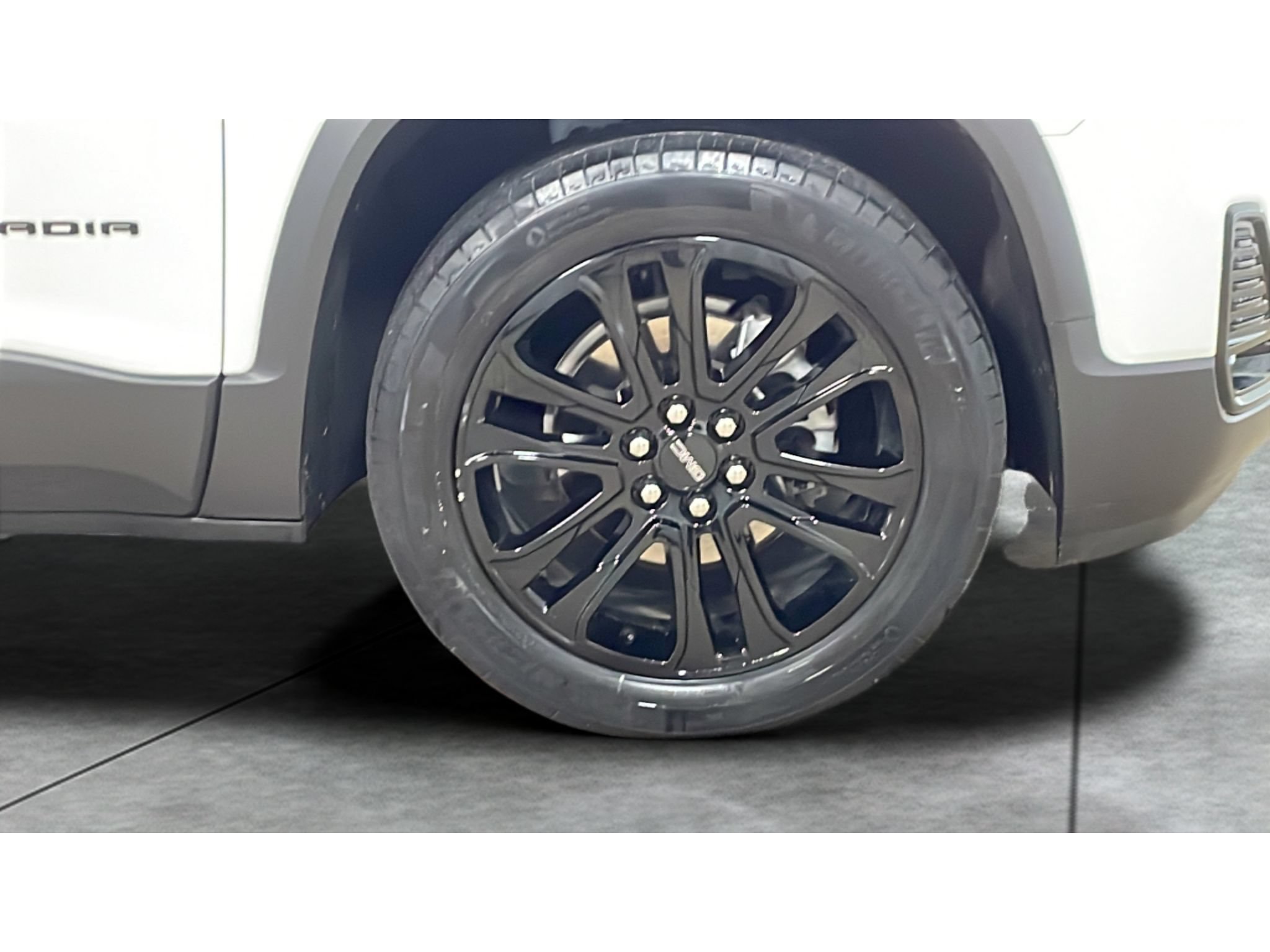 Used 2023 GMC Acadia SLT w/ Elevation Edition AWD/4WD image 2