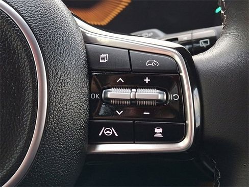 Certified 2025 Kia Sorento S image 22