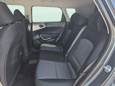 Used 2023 Kia Soul LX w/ LX Technology Package FWD image 10