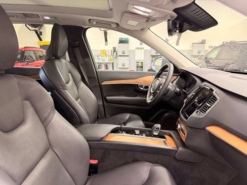 Used 2023 Volvo XC90 B5 Plus AWD/4WD image 30