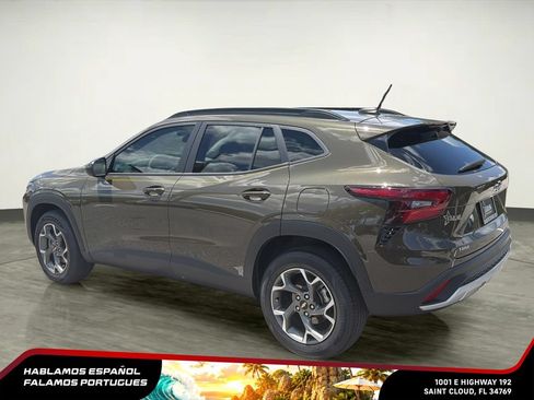 Used 2024 Chevrolet Trax LT w/ Driver Confidence Package FWD image 4