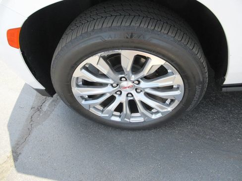 Certified 2024 GMC Yukon XL Denali w/ Max Trailering Package AWD/4WD image 15