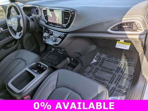 New 2026 Chrysler Pacifica Select image 27