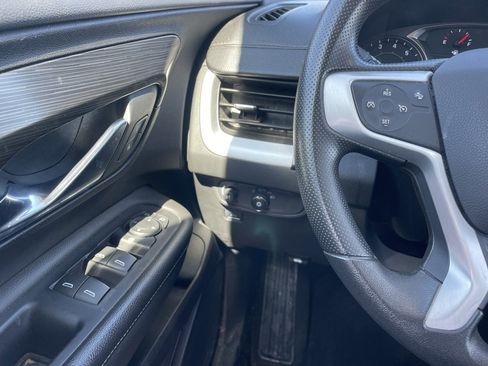 Used 2023 GMC Terrain SLE w/ Driver Convenience Package image 11