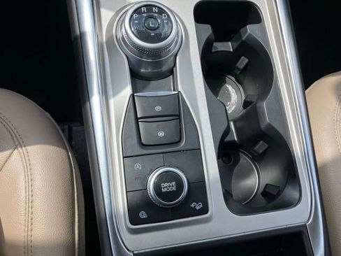 Used 2023 Ford Explorer Limited AWD/4WD image 19
