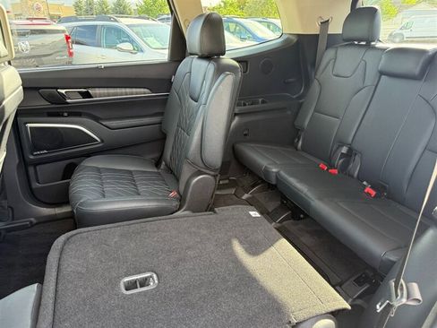 Used 2025 Kia Telluride SX w/ SX Captain's Chair Package FWD image 12