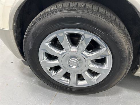 Used 2011 Buick Enclave CXL image 13