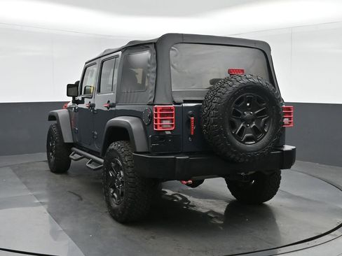 Used 2016 Jeep Wrangler Unlimited Rubicon w/ Connectivity Group AWD/4WD image 5