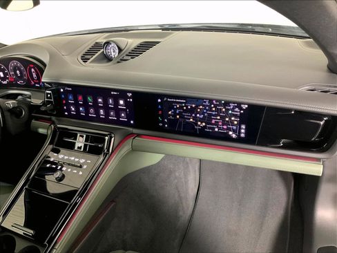 Certified 2024 Porsche Panamera 4 AWD/4WD image 17
