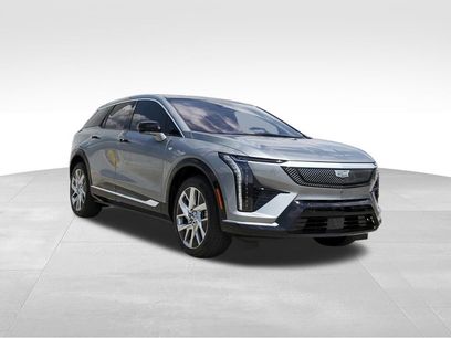 New 2025 Cadillac Optiq Luxury 2