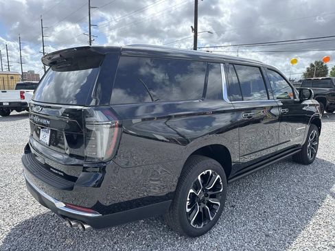 New 2026 Chevrolet Suburban Premier AWD/4WD image 7
