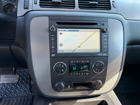 Used 2013 Chevrolet Silverado 2500 LTZ w/ Z71 Appearance Package AWD/4WD image 29