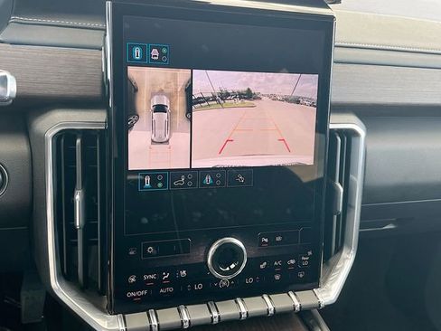 Used 2025 GMC Acadia Denali w/ Super Cruise Package image 15