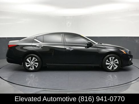 Used 2022 Nissan Altima 2.5 S FWD image 26