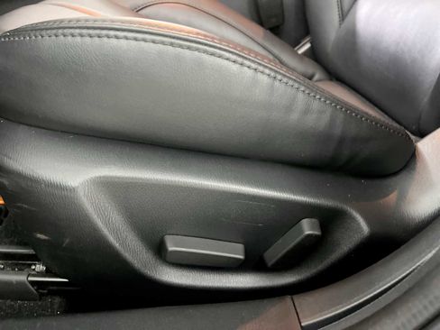 Used 2018 MAZDA MAZDA3 Touring image 14