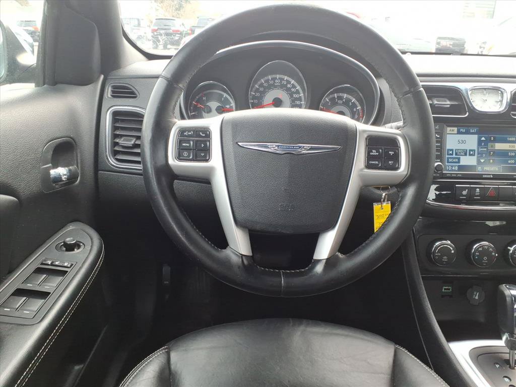 Used 2011 Chrysler 200 Limited FWD image 5