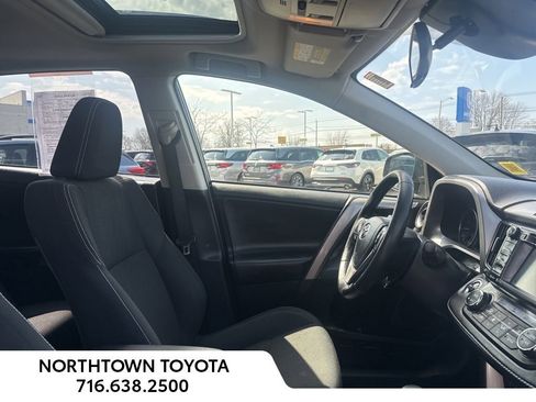 Used 2018 Toyota RAV4 XLE w/ Plus Extra Value Package AWD/4WD image 20