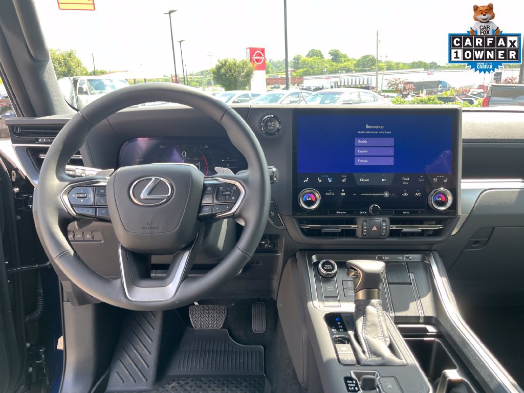 Used 2026 Lexus GX 550 w/ Accessory Package (2T) AWD/4WD image 19