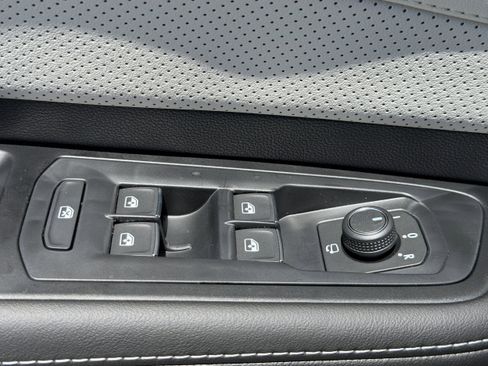 New 2026 Volkswagen Atlas Cross Sport SEL Premium R-Line AWD/4WD image 17