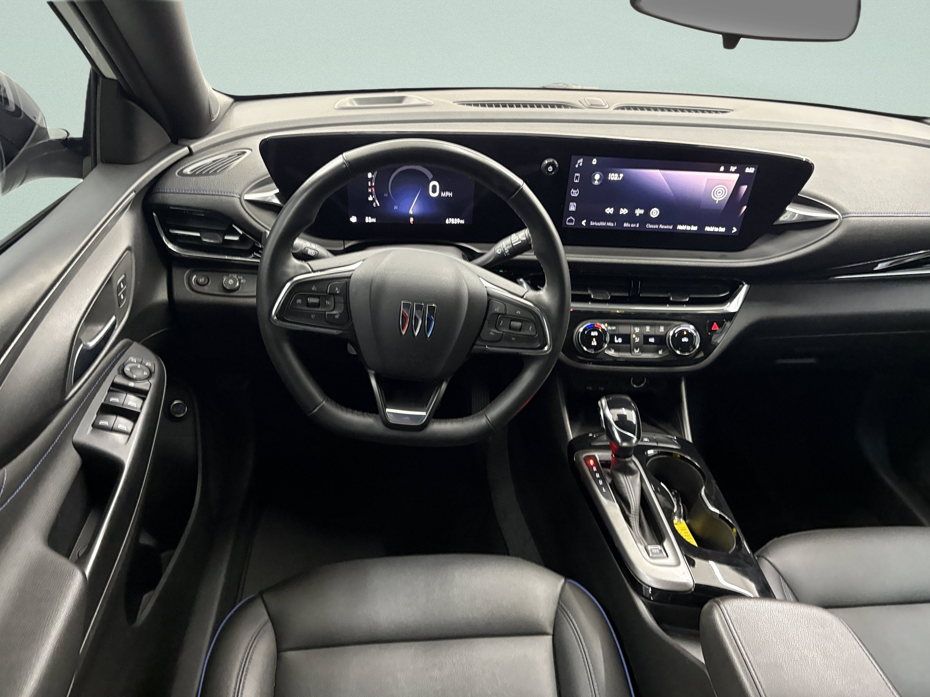 Used 2024 Buick Envista Sport Touring w/ Convenience I Package FWD image 8